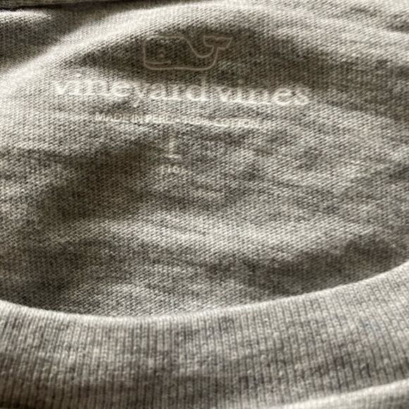 Youth Vineyard Vines shirt - Picture 3 of 3